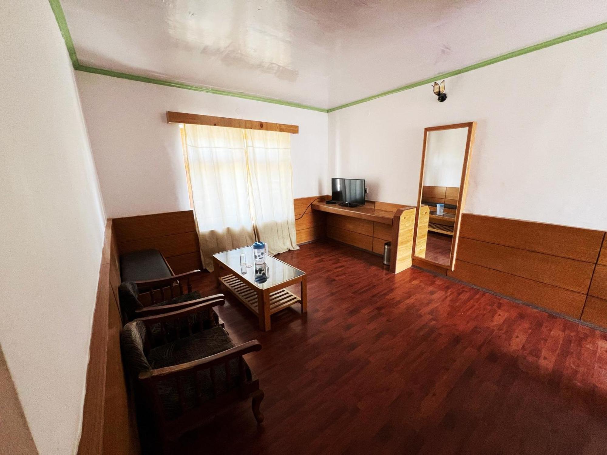 Hotel Lumbini Leh Extérieur photo